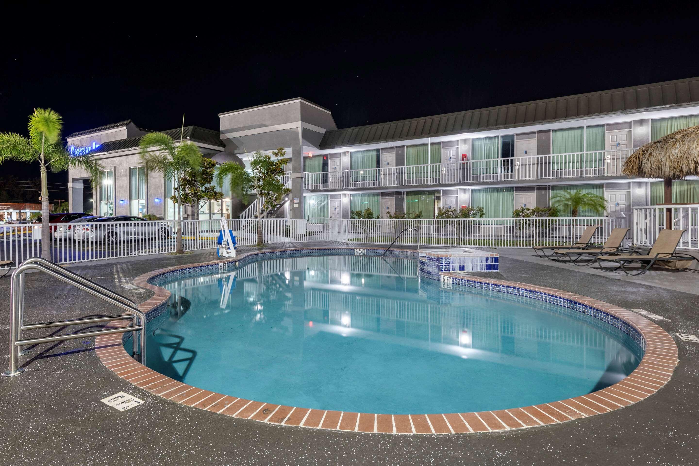 Rodeway Inn New Port Richey Exterior photo