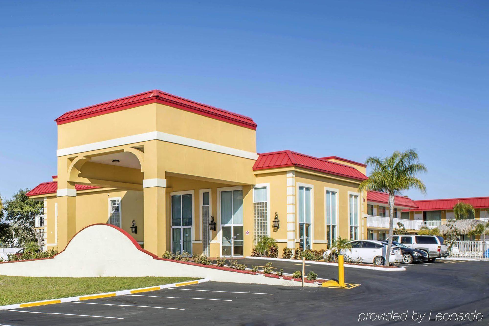Rodeway Inn New Port Richey Exterior photo